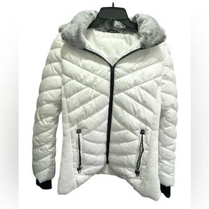 Nautica White Quilted Puffer Jacket with Gray Faux-Fur Collar